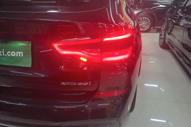 Used BMW X3 2020 xDrive30i Luxury Model with M Sport Package Right Rear Taillight