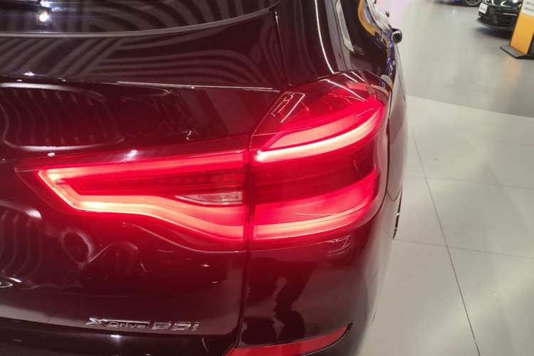 Used BMW X3 2020 xDrive30i Luxury Model with M Sport Package Right Rear Taillight
