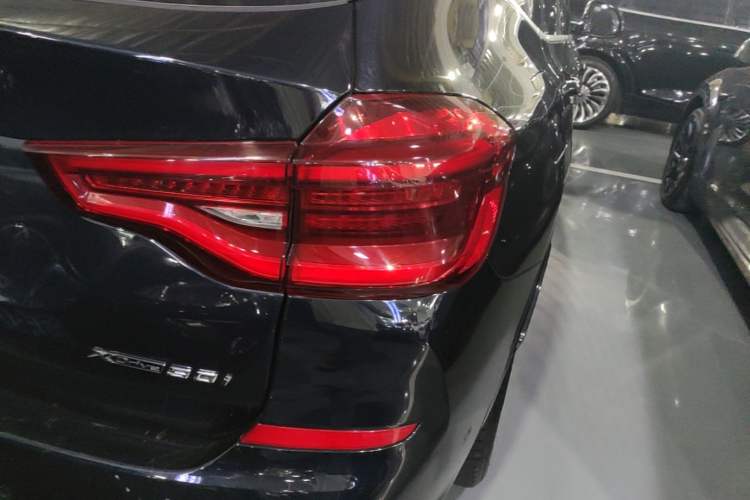 Used BMW X3 2020 xDrive30i Luxury Model with M Sport Package Right Rear Taillight