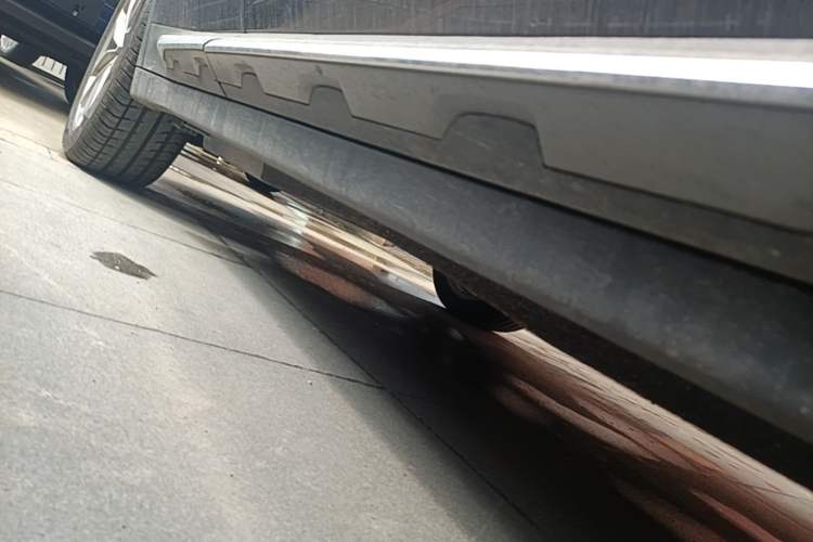 Used BMW X3 2020 xDrive25i Luxury Package Right Side Sill