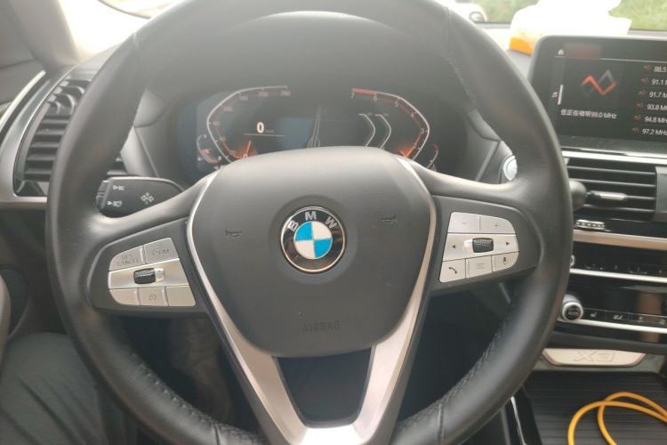 Used BMW X3 2020 xDrive25i Luxury Package Steering Wheel