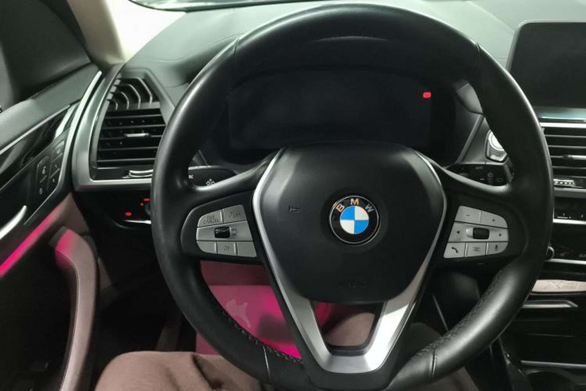 Used BMW X3 2020 xDrive25i Luxury Package Steering Wheel