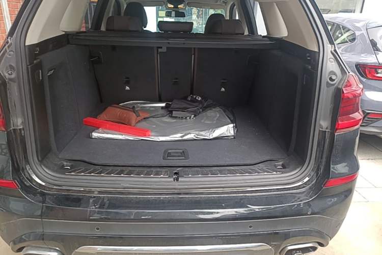 Used BMW X3 2020 xDrive25i Luxury Package Trunk