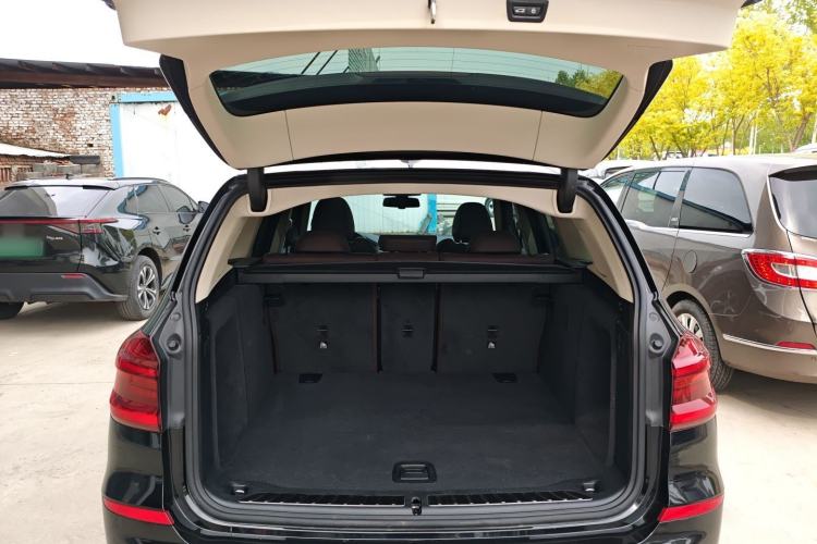 Used BMW X3 2020 xDrive28i Luxury Package Trunk