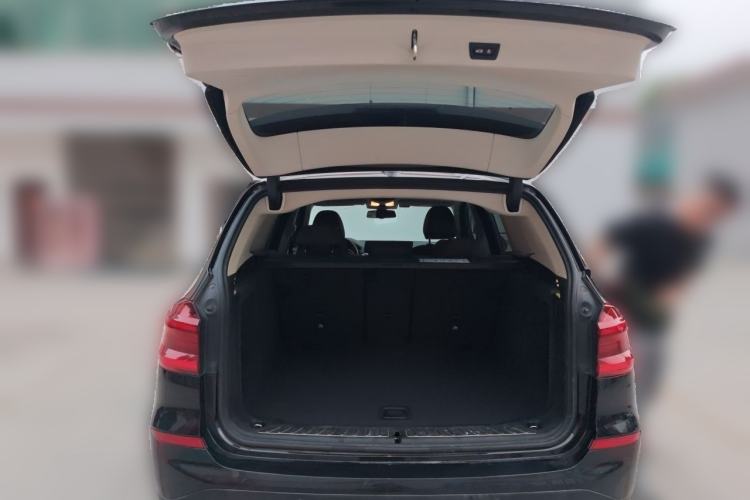 Used BMW X3 2020 xDrive25i Luxury Package Trunk
