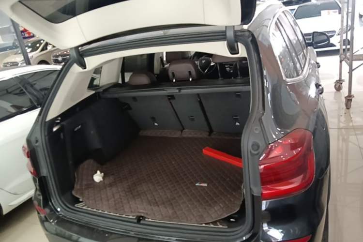 Used BMW X3 2020 xDrive28i Luxury Package Trunk