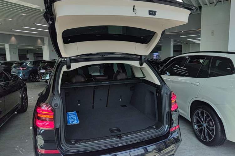 Used BMW X3 2020 xDrive30i Luxury Model with M Sport Package Trunk