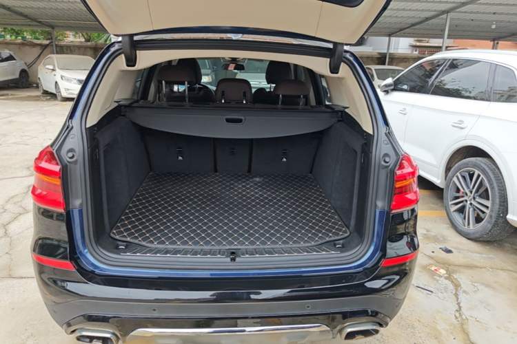 Used BMW X3 2020 xDrive28i Luxury Package Trunk