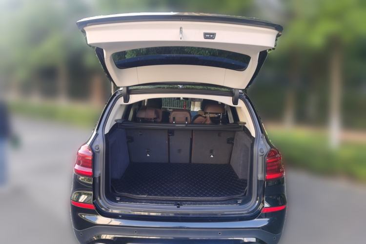 Used BMW X3 2020 xDrive28i Luxury Package Trunk