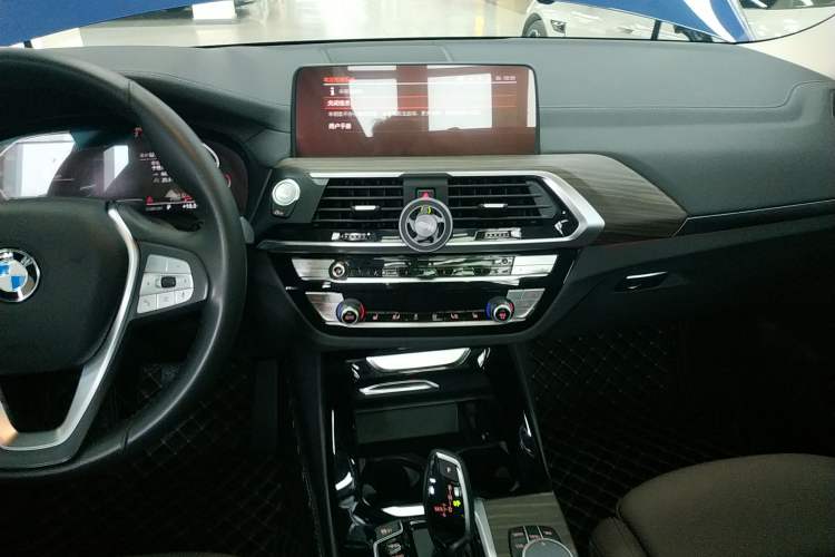 Used BMW X3 2020 xDrive28i Luxury Package Audio And AC Panel