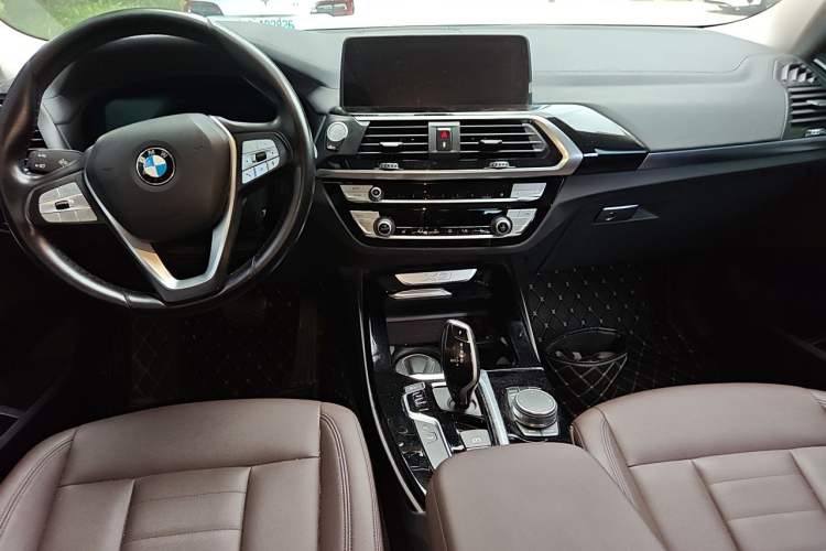 Used BMW X3 2020 xDrive25i Luxury Package Center Console