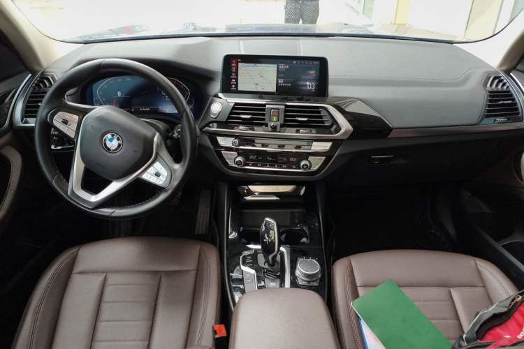 Used BMW X3 2020 xDrive25i Luxury Package Center Console