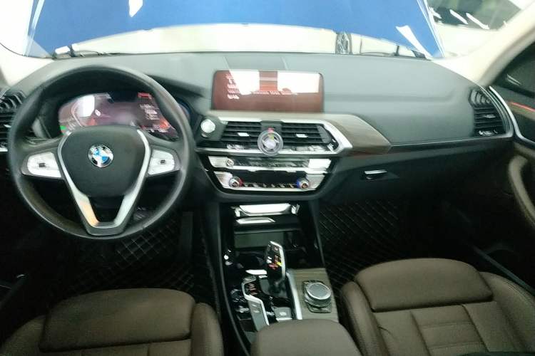 Used BMW X3 2020 xDrive28i Luxury Package Center Console