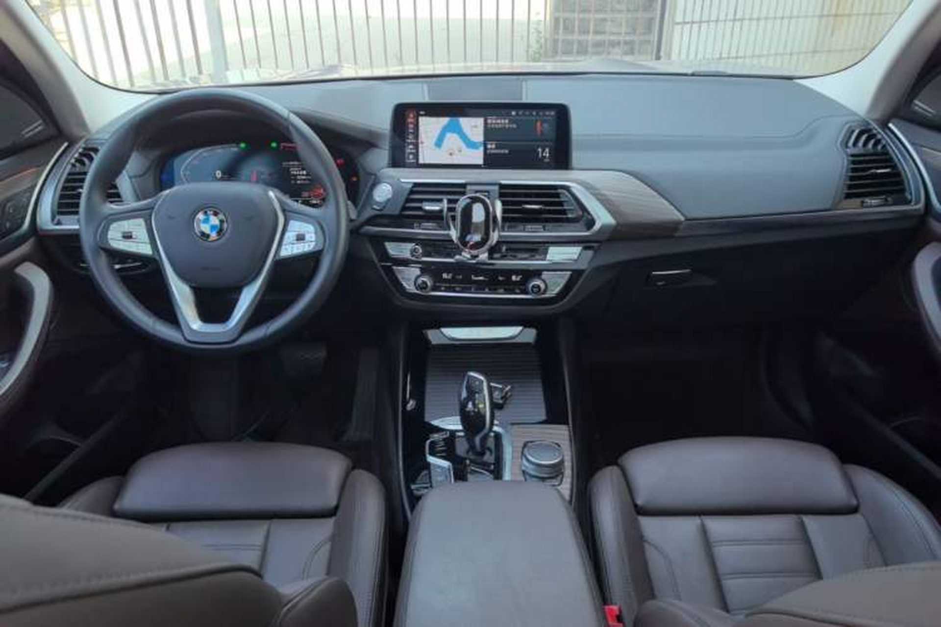 Used BMW X3 2020 xDrive28i Luxury Package Center Console