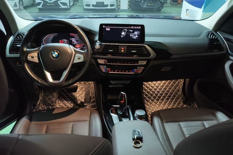 Used BMW X3 2020 xDrive25i Luxury Package Center Console