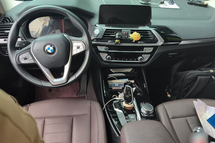 Used BMW X3 2020 xDrive25i Luxury Package Center Console