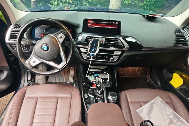 Used BMW X3 2020 xDrive25i Luxury Package Center Console