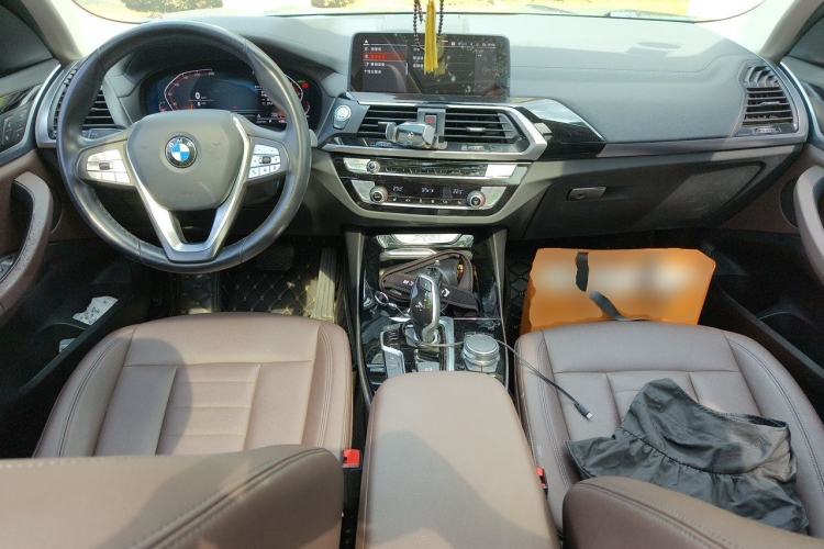 Used BMW X3 2020 xDrive25i Luxury Package Center Console