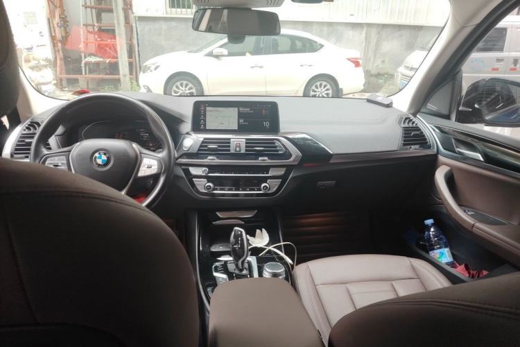Used BMW X3 2020 xDrive25i Luxury Package Center Console