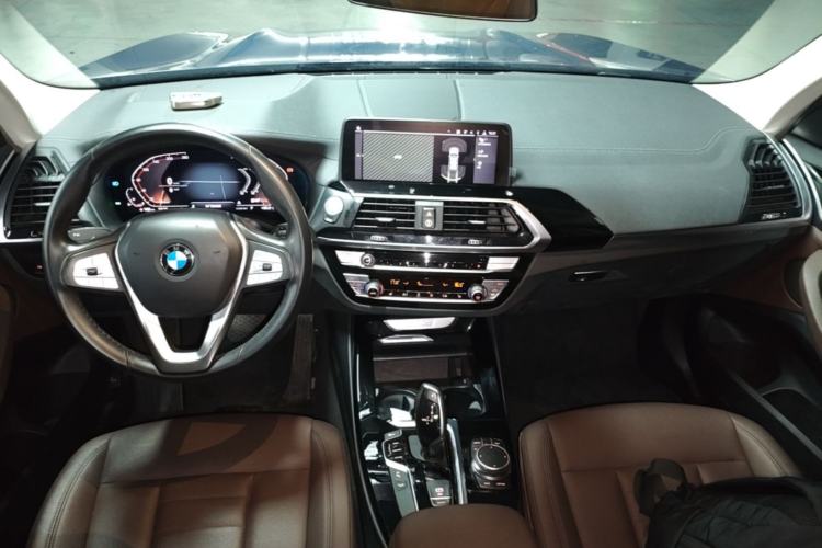 Used BMW X3 2020 xDrive25i Luxury Package Center Console