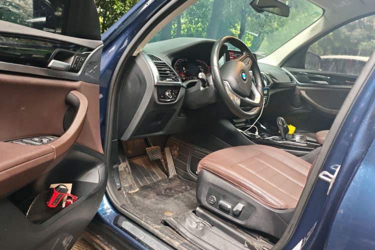 Used BMW X3 2020 xDrive25i Luxury Package Driver Seat