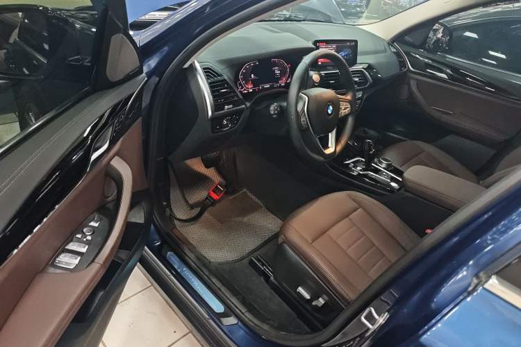 Used BMW X3 2020 xDrive25i Luxury Package Driver Seat