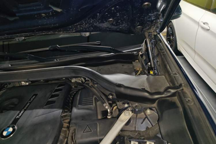 Used BMW X3 2020 xDrive30i Luxury Model with M Sport Package Engine Bay Left