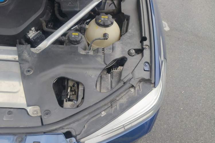 Used BMW X3 2020 xDrive28i Luxury Package Engine Bay Left