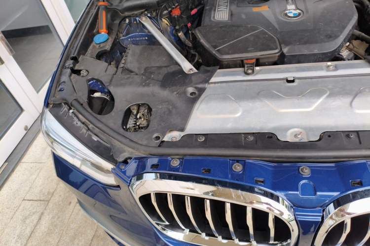 Used BMW X3 2020 xDrive25i Luxury Package Engine Bay Right