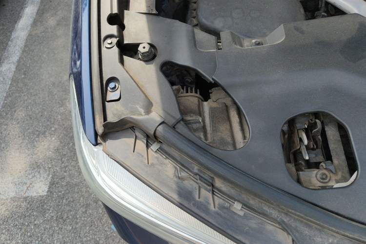 Used BMW X3 2020 xDrive25i Luxury Package Engine Bay Right