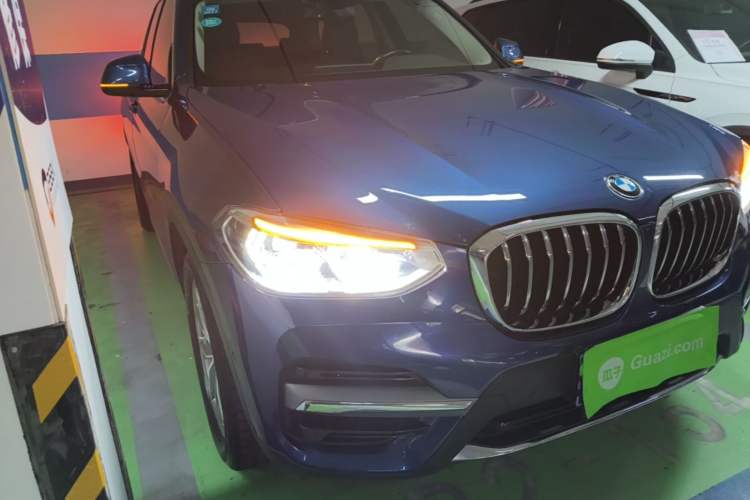 Used BMW X3 2020 xDrive25i Luxury Package Front Right 45 Deg