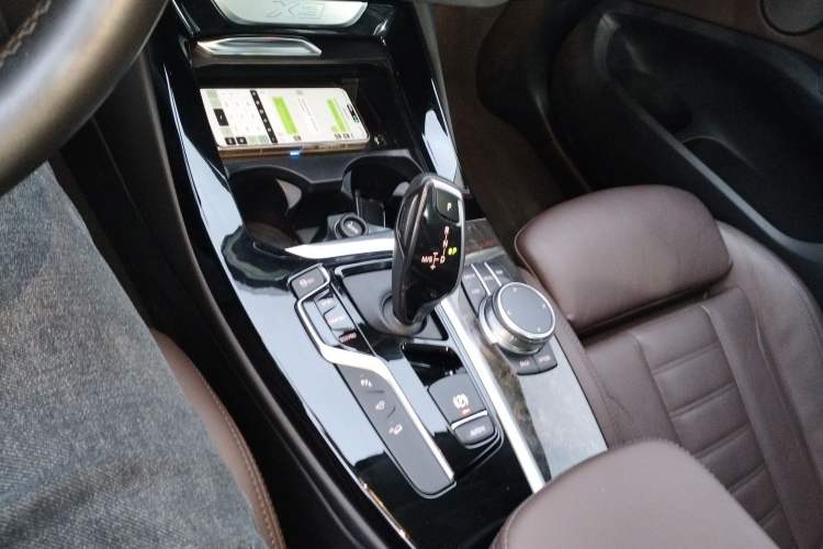 Used BMW X3 2020 xDrive30i Luxury Model with M Sport Package Gear Lever