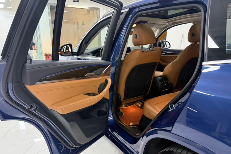 Used BMW X3 2020 xDrive30i Luxury Model with M Sport Package Interior 3
