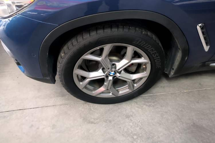 Used BMW X3 2020 xDrive28i Luxury Package Left Front Wheel Hub