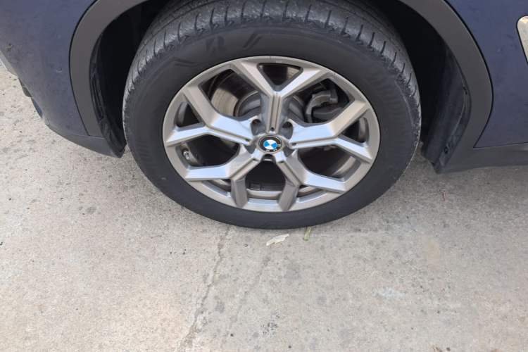 Used BMW X3 2020 xDrive28i Luxury Package Left Front Wheel Hub