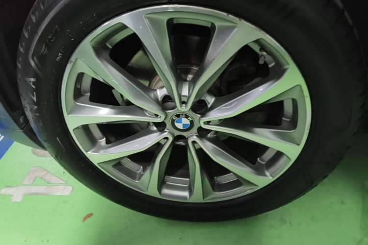Used BMW X3 2020 xDrive25i Luxury Package Left Front Wheel Hub