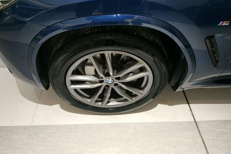 Used BMW X3 2020 xDrive28i M Sport Package Left Front Wheel Hub