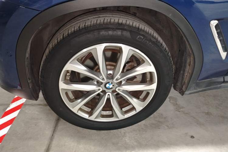 Used BMW X3 2020 xDrive25i Luxury Package Left Front Wheel Hub