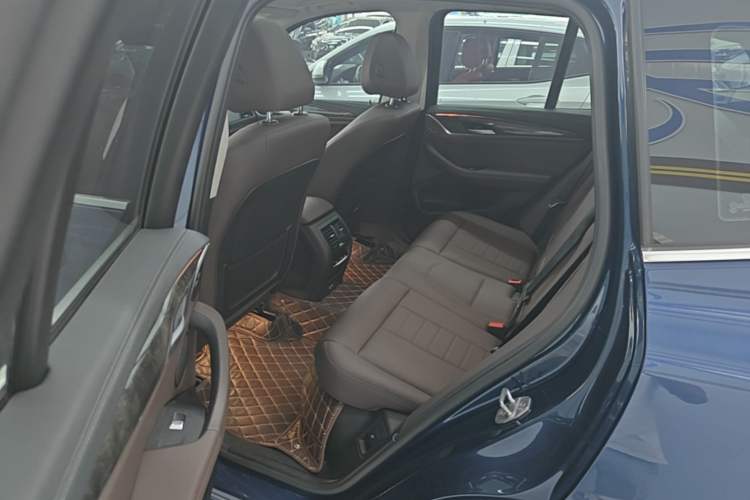 Used BMW X3 2020 xDrive25i M Sport Package Left Rear Seat
