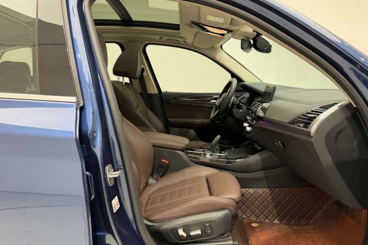 Used BMW X3 2020 xDrive30i Luxury Model with M Sport Package Right Front Seat