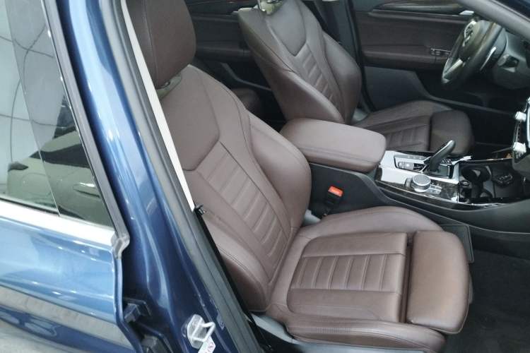 Used BMW X3 2020 xDrive30i Luxury Model with M Sport Package Right Front Seat