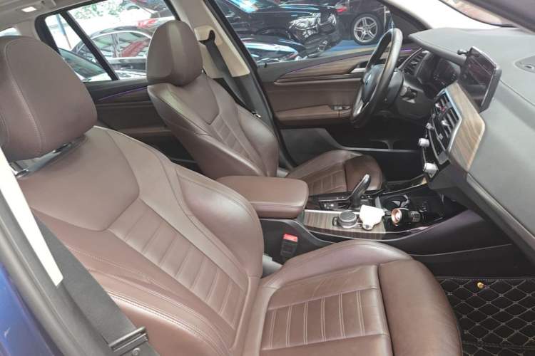Used BMW X3 2020 xDrive28i Luxury Package Right Front Seat