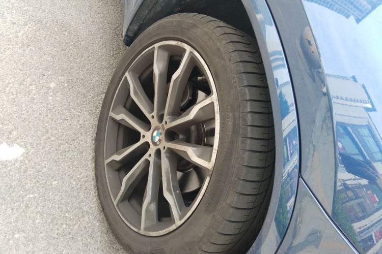 Used BMW X3 2020 xDrive30i Luxury Model with M Sport Package Right Front Wheel Hub