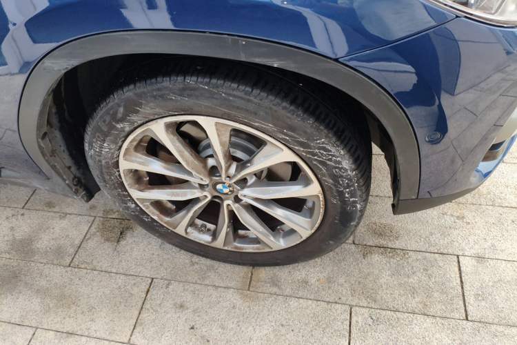 Used BMW X3 2020 xDrive25i Luxury Package Right Front Wheel Hub