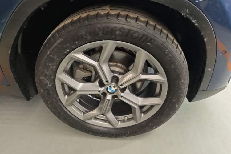 Used BMW X3 2020 xDrive28i Luxury Package Right Front Wheel Hub