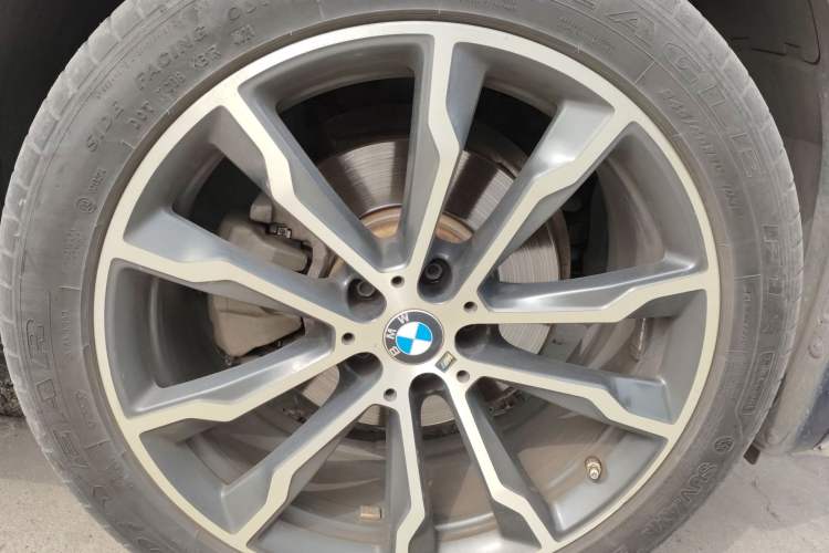 Used BMW X3 2020 xDrive30i Luxury Model with M Sport Package Right Front Wheel Hub