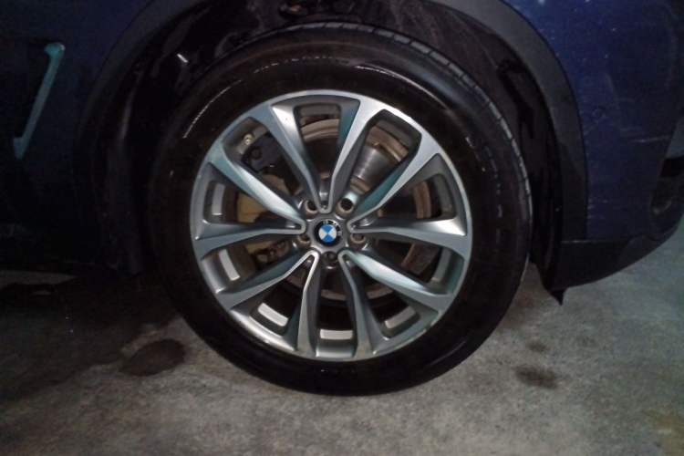 Used BMW X3 2020 xDrive25i Luxury Package Right Front Wheel Hub