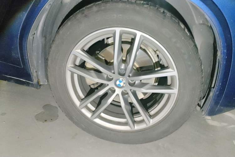 Used BMW X3 2020 xDrive25i M Sport Package Right Front Wheel Hub