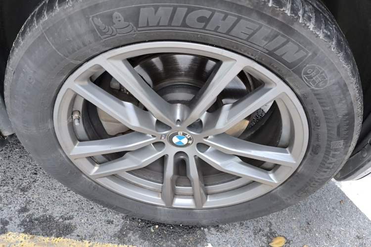 Used BMW X3 2020 xDrive25i M Sport Package Right Front Wheel Hub