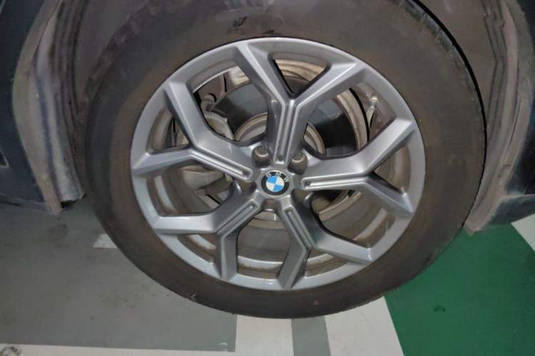 Used BMW X3 2020 xDrive28i Luxury Package Right Front Wheel Hub